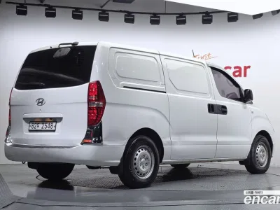 2011 Hyundai Starex 3-Seater VAN, фото 2, лот 11085219