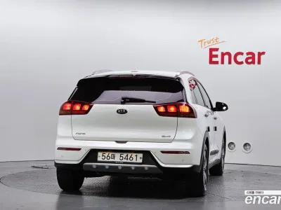2017 Kia Niro Luxury, фото 4, лот 10077695