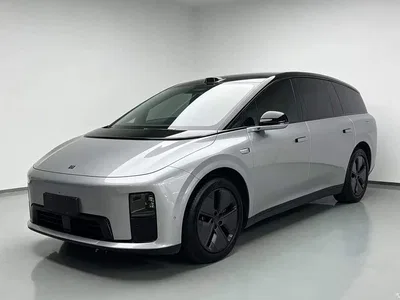 2025 Li Auto Li i8 Standard Edition, фото 1, лот 10823924