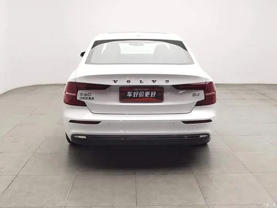 2023 Volvo S60 B4 Smart Comfort Luxury Edition, фото 4, лот 10898842