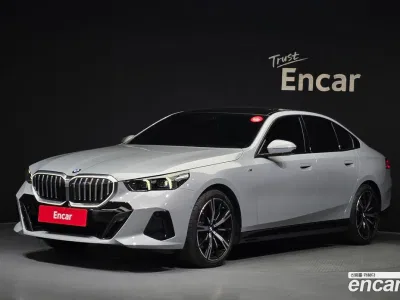 2025 BMW 5-Series 530i xDrive M Sport, фото 1, лот 10196717