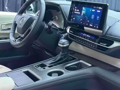 2023 Toyota Granvia 2.5L Hybrid VIP Edition, фото 2, лот 10269912