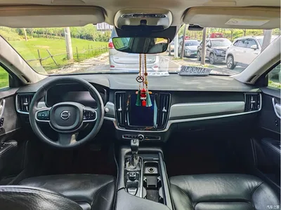 2018 Volvo S90 T4 Momentum Edition, фото 4, лот 10367077
