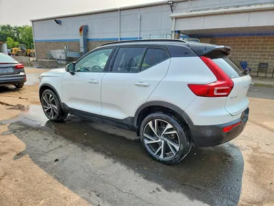 2022 VOLVO XC40 T5 R-DESIGN, фото 2, лот 10875229