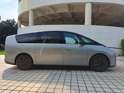 2024 Li Auto MEGA Ultra, фото 4, лот 11570071