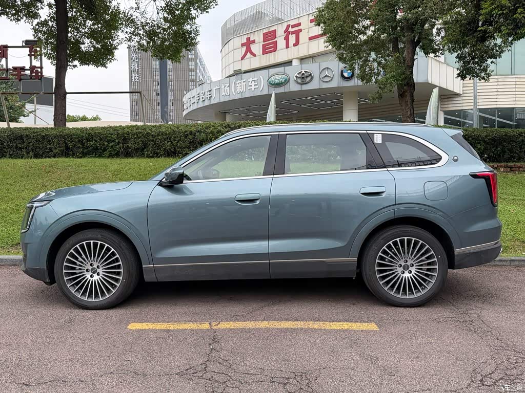 2025 Jetour X70L 2.0T Automatic Flagship 7-Seater, фото 3, лот 10889136