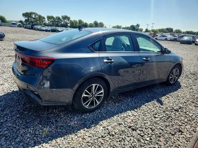 2022 KIA FORTE LXS, фото 3, лот 10779968