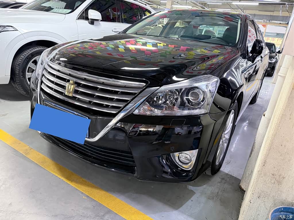 2012 Toyota Crown 2.5L Royal Saloon, фото 1, лот 11227275