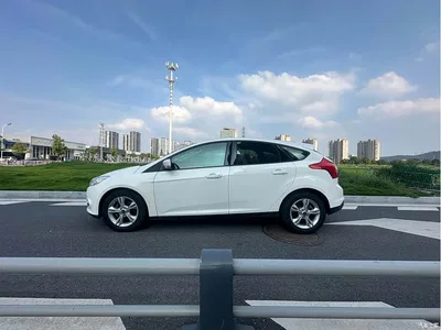 2012 Ford Focus Hatchback 1.6L Automatic Trend, фото 3, лот 10279256