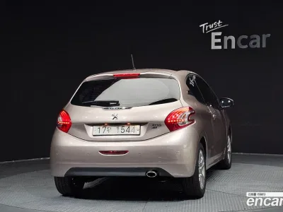 2013 Peugeot 208 1.6 e-HDi Allure 3Door, фото 4, лот 10118196
