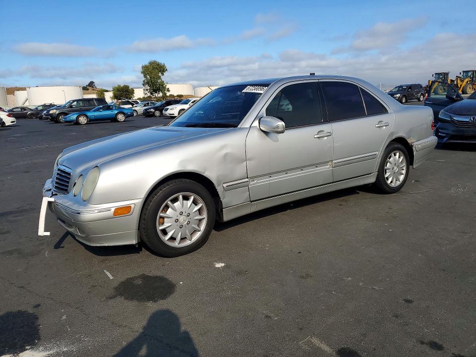 2000 MERCEDES-BENZ E 320, фото 1, лот 10979270
