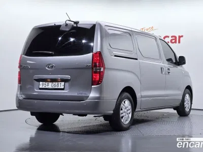2019 Hyundai Starex Van 3-Seater, фото 1, лот 10192408