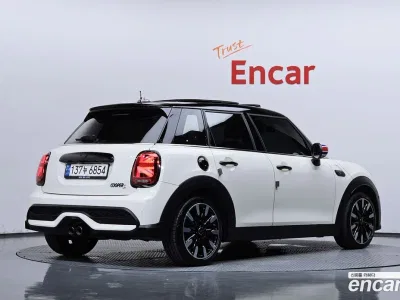 2023 Mini Cooper 5Door Classic, фото 2, лот 10780563