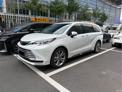 2023 Toyota Sienna 2.5L Hybrid Platinum Edition, фото 2, лот 11099030