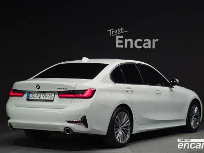2022 BMW 3-Series 320d Luxury, фото 1, лот 10146029