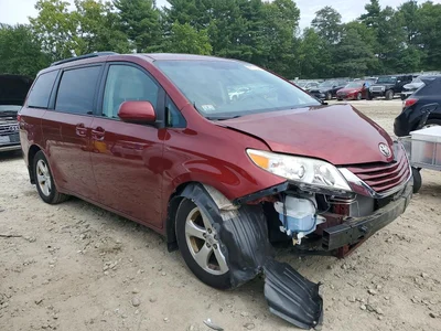 2015 TOYOTA SIENNA LE, фото 4, лот 10501838