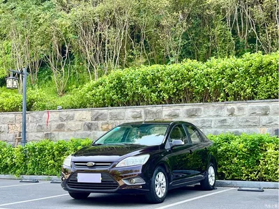2013 Ford Focus Sedan Classic 1.8L Automatic Base, фото 1, лот 10293738