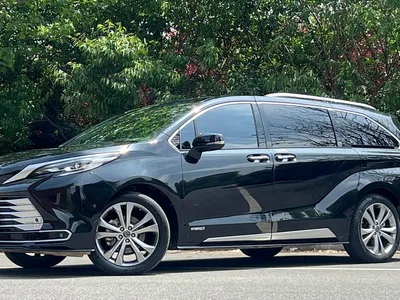 2023 Toyota Sienna 2.5L Hybrid Platinum Edition, фото 2, лот 10324649