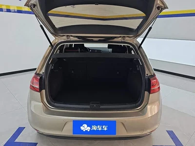 2017 Volkswagen Golf 1.6L Auto Comfort Millionth Edition, фото 4, лот 10421940