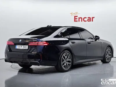 2025 BMW 5-Series 520i M Sport, фото 1, лот 10046451