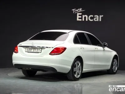2017 Mercedes-Benz C-Class C200, фото 1, лот 10041390