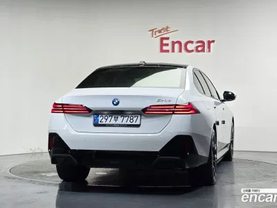 2024 BMW 5-Series 530e M Sport, фото 4, лот 10217342