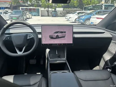 2025 Tesla Model Y L, фото 2, лот 10449866