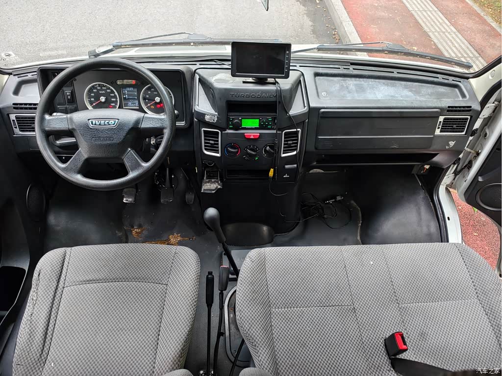 2017 Iveco Daily Model 2.5T A35 Bus 5-7 Seats 47Z5, фото 4, лот 11152086