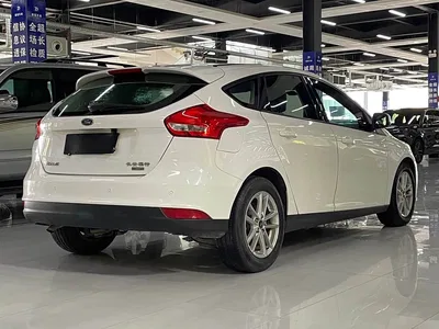 2015 Ford Focus Hatchback EcoBoost 125 Manual Premium Trend, фото 4, лот 10295856