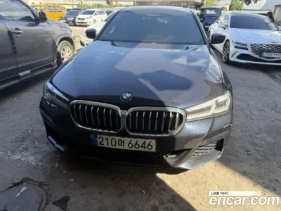 2022 BMW 5-Series 520i M Sport, фото 1, лот 10522969