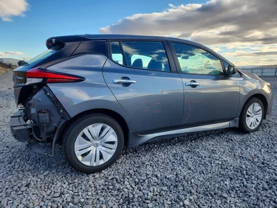 2022 NISSAN LEAF S, фото 3, лот 10675032