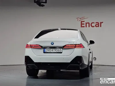 2024 BMW 5-Series 530e M Sport, фото 3, лот 10526866