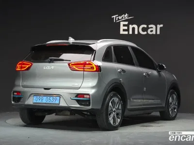 2022 Kia Niro Prestige, фото 2, лот 10523788