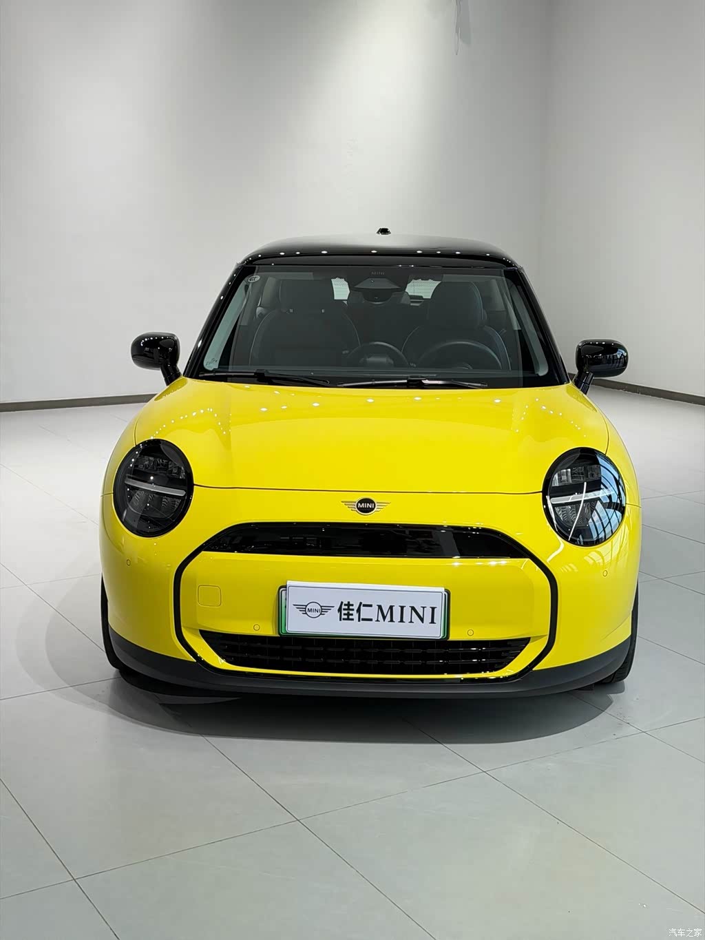 2024 MINI Electric MINI COOPER 456km COOPER E Classic, фото 2, лот 11216459