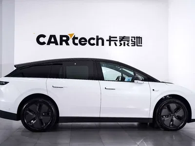2025 Li Auto i6 2WD Base Model, фото 2, лот 11565266
