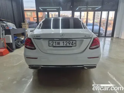 2017 Mercedes-Benz E-Class E300 4MATIC AV Intelligent Drive, фото 4, лот 10075103