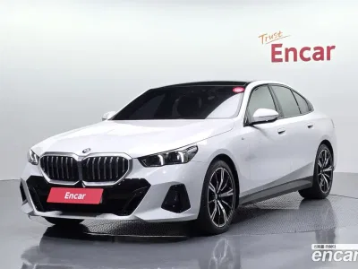 2025 BMW 5-Series 530i xDrive M Sport, фото 1, лот 10070335
