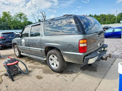 2000 CHEVROLET SUBURBAN C1500, фото 2, лот 10975343