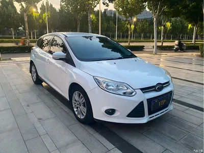 2012 Ford Focus Hatchback 1.6L Automatic Comfort, фото 3, лот 10297409