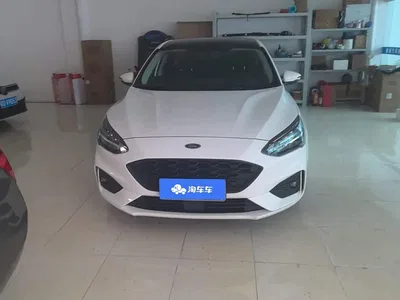 2021 Ford Focus Hatchback EcoBoost 180 Auto Trend, фото 2, лот 10615306