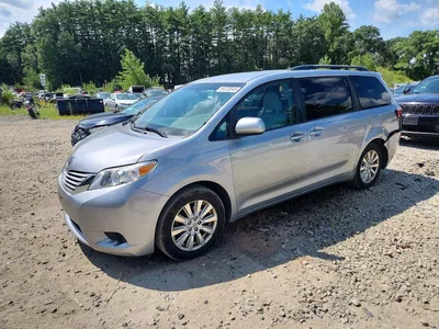 2017 TOYOTA SIENNA LE, фото 1, лот 10535769