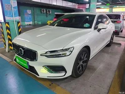 2025 Volvo S60 B4 Smart Luxury Edition, фото 2, лот 10366640