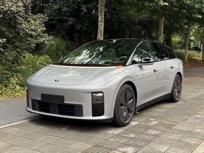 2025 Li Auto i6 2WD Base Model, фото 1, лот 11187811
