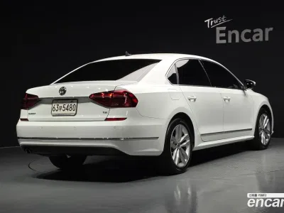 2018 Volkswagen Passat 2.0 TSI, фото 2, лот 10130937