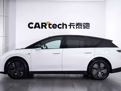 2025 Li Auto i6 2WD Base Model, фото 3, лот 11565266