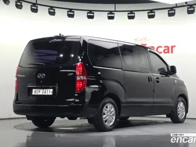 2018 Hyundai Starex Van 5-Seater, фото 2, лот 10222691