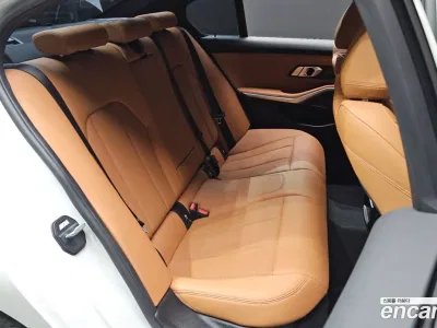 2025 BMW 3-Series 320i M Sport, фото 4, лот 10041300