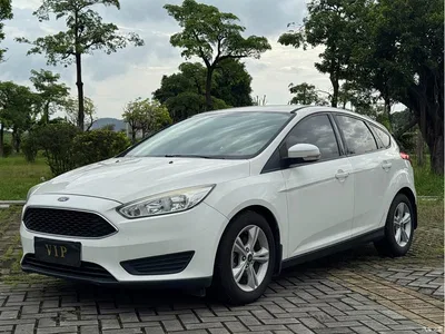 2018 Ford Focus Hatchback Classic 1.6L Automatic Comfort Smart Edition, фото 1, лот 10297749