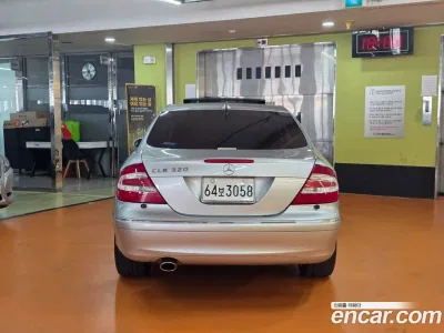 2002 Mercedes-Benz CLK-Class CLK320 Coupe, фото 4, лот 10179525