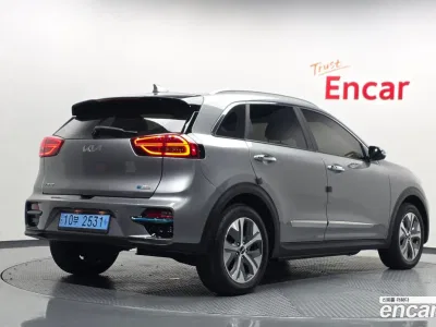 2022 Kia Niro Prestige, фото 2, лот 10205267